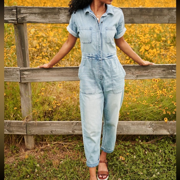 Altar'd State Pants - Altar’d State ‘Your Skies Are Blue’ Denim Utility Jumpsuit. Size Large.